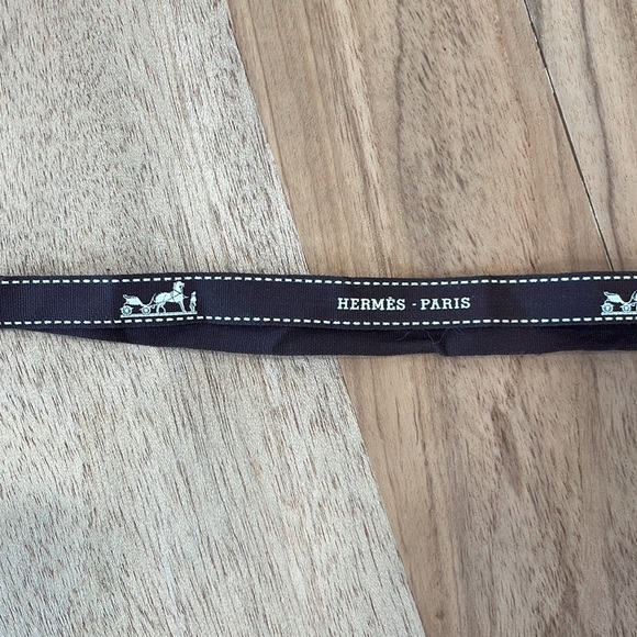 Hermes shopping bag and Brown Hermes Grosgrain Ribbon - Picture 12 of 12